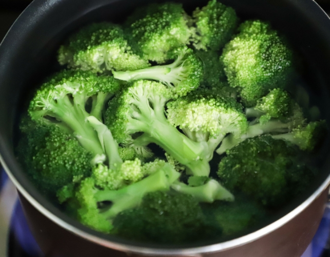 A bowl of broccoli